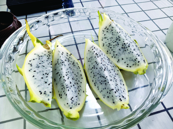     黃皮火龍果。